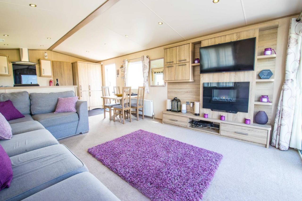 River Lodge Platinum Plus Holiday Home With River Views, Free Wifi & Netflix Camber Bagian luar foto